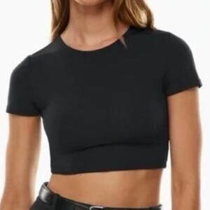 Aritzia Babaton Baby Crop Contour T Shirt In Black Small